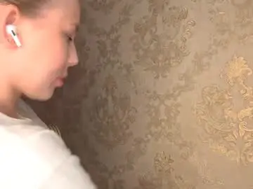 Chaturbate Live Sex Cam of sunny_bambi