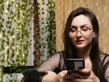 Chaturbate Nude Webcam of naughtyhomemade17