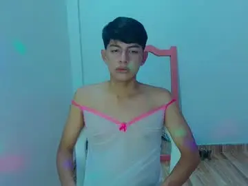 Chaturbate Live Sex Cam of phuwin_bj