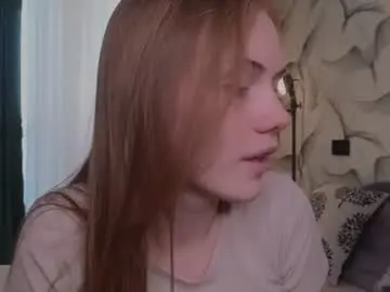 Chaturbate Live Sex Cam of crystaldiva01