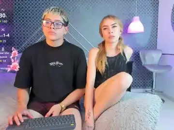 Chaturbate Live Sex Cam of evie_demn