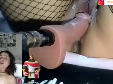 Chaturbate Free Porn Cam of honeywhisper69