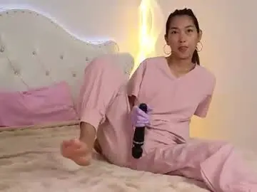 Chaturbate Live Sex Cam of lovelythaiangel