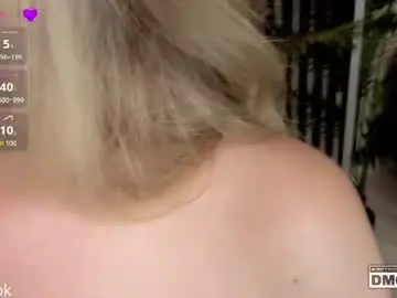 Chaturbate Adult Video Chat of holl1would