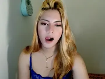 Chaturbate Live Sex Cam of zairaaaaa