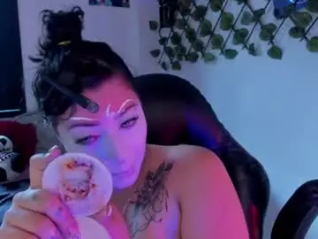 Chaturbate Live Sex Cam of kora_red999