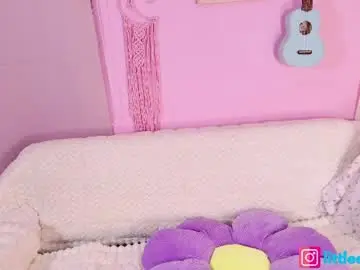 Chaturbate Live Sex of little_effy18_