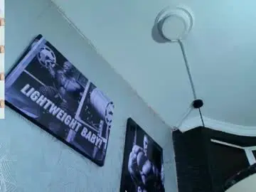 Chaturbate Live Sex Cam of dylanlenox