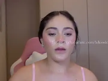 Chaturbate Live Sex Cam of kinsley_quinn