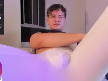 Chaturbate Watch Live Sex Cams of derekolsen_