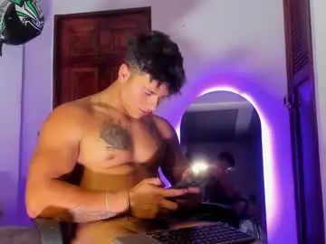 Chaturbate Live Sex Cam of noah_223
