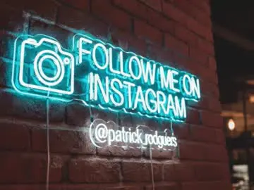 Chaturbate Live Sex Cam of alexander__lips