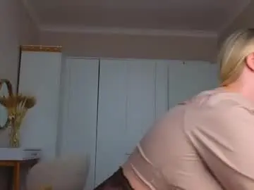 Chaturbate Best live sex cam show of crystal_angells