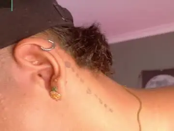 Chaturbate Live Sex Cam of ken_boy_