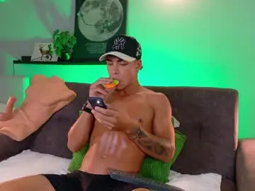 Chaturbate Nude Webcam of ken_boy_