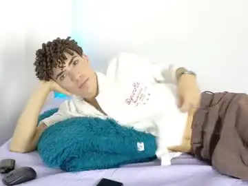 Chaturbate Watch Live Sex Cams of monyel_blake