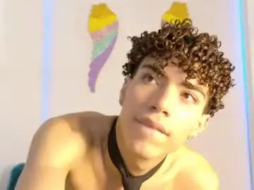 Chaturbate Live Sex Cam of monyel_blake