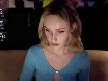 Chaturbate Live Sex Cam of belle_vill