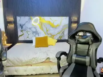 Chaturbate Live Sex Cam of dark_desiree18