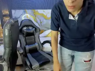 Chaturbate Live Sex Cam of dark_desiree18