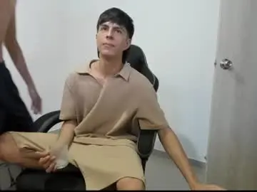 Chaturbate Sex Cam of dark_desiree18