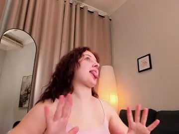 Chaturbate Live Sex Cam of krissylean