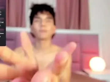 Chaturbate Live Sex Cam of christopher_robin4