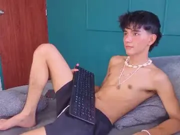 Chaturbate Free Live Porn of christopher_robin4