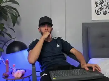 Chaturbate Watch Live Sex Cams of tyler_fox_