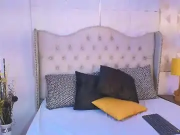 Chaturbate Live Sex Cam of ambar_collin