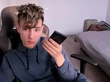 Chaturbate Live Sex Cam of james_mil