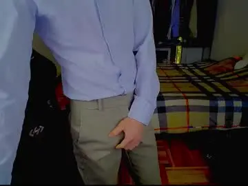 Chaturbate Live Sex Cam of charlieseyer