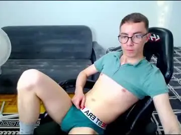 Chaturbate Sex Cam of charlieseyer