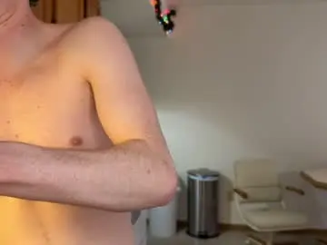 Chaturbate Live Sex Cam of gucciboi4