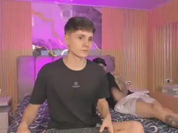 Chaturbate Live Sex Cam of dustinlevine