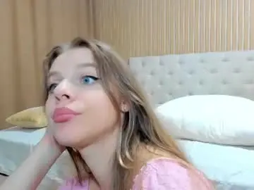 Chaturbate Live Sex of mila_polly_and_forester