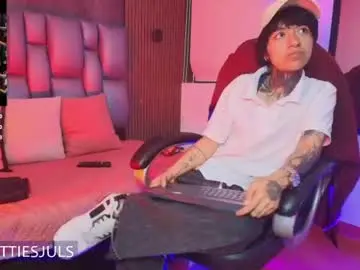Chaturbate Free Porn Cam of hottiesjuls