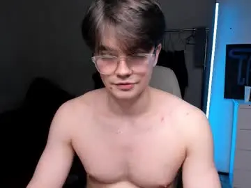 Chaturbate Live Sex Cam of jame_flow
