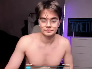 Chaturbate Live Sex Cam of jame_flow