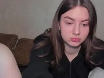 Chaturbate Live Sex Cam of muuur_fam1