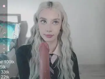 Chaturbate Sex Chat of vickyfuckingdoll