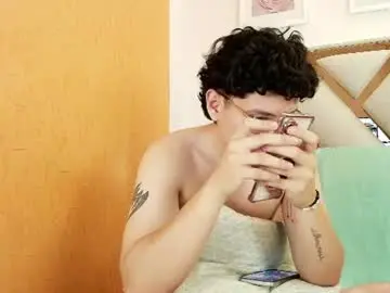 Chaturbate Live Porn of zoe_and_dylan_