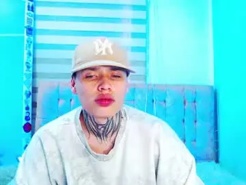 Chaturbate Live Sex Cam of _justinmoon2