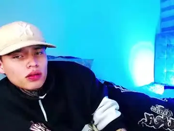 Chaturbate Live Sex Cam of _justinmoon2