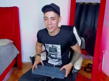 Chaturbate Live Sex Cam of dominyck_