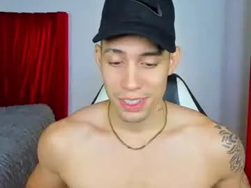 Chaturbate Free Porn Cam of dominyck_