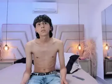Chaturbate Watch Live Sex Cams of milan_lewiss