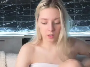 Chaturbate Free Porn Cam of peek_in_my_window