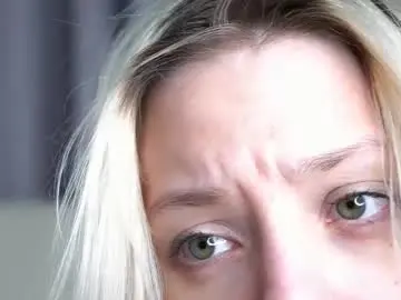 Chaturbate Sex Chat of peek_in_my_window