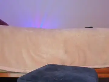 Chaturbate Live Sex Cam of emiily15_